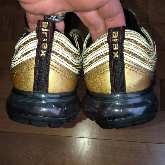 Nike Air VaporMax 97 Metallic Gold size 6 - Picture 9 of 12